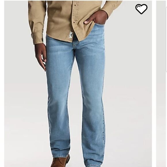 MEN'S WRANGLER AUTHENTICS® REGULAR FIT FLEX JEAN IN STONEWASH LIGHT - Picture 1 of 8